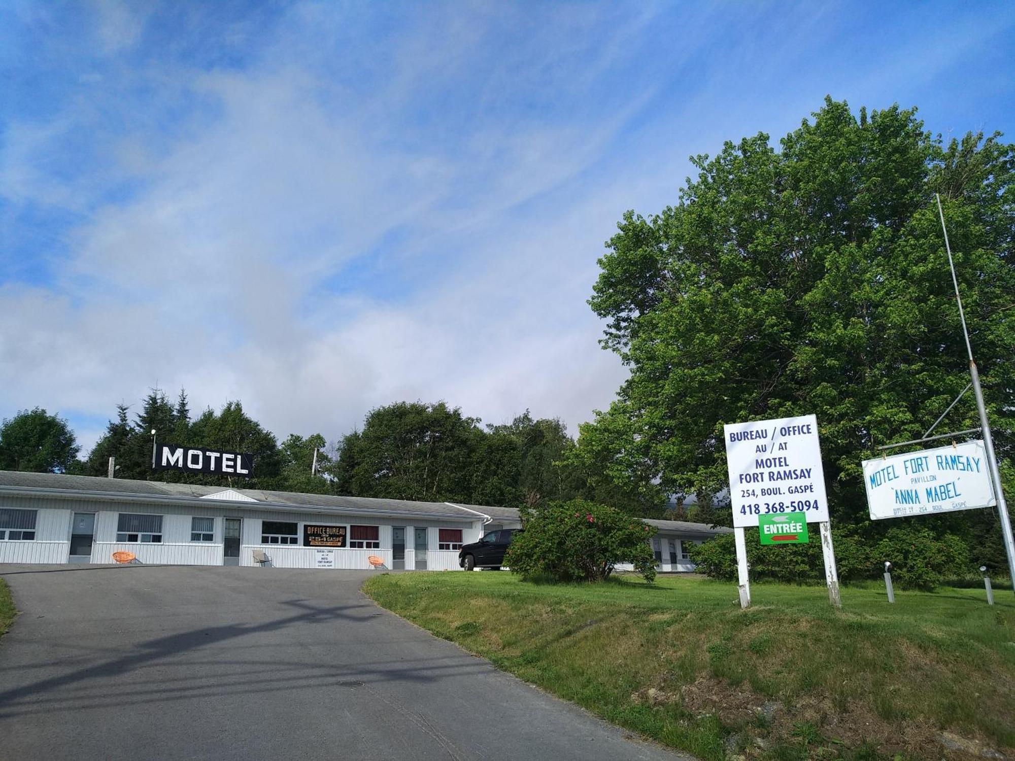 Motel & Camping Fort Ramsay Gaspé Exterior photo