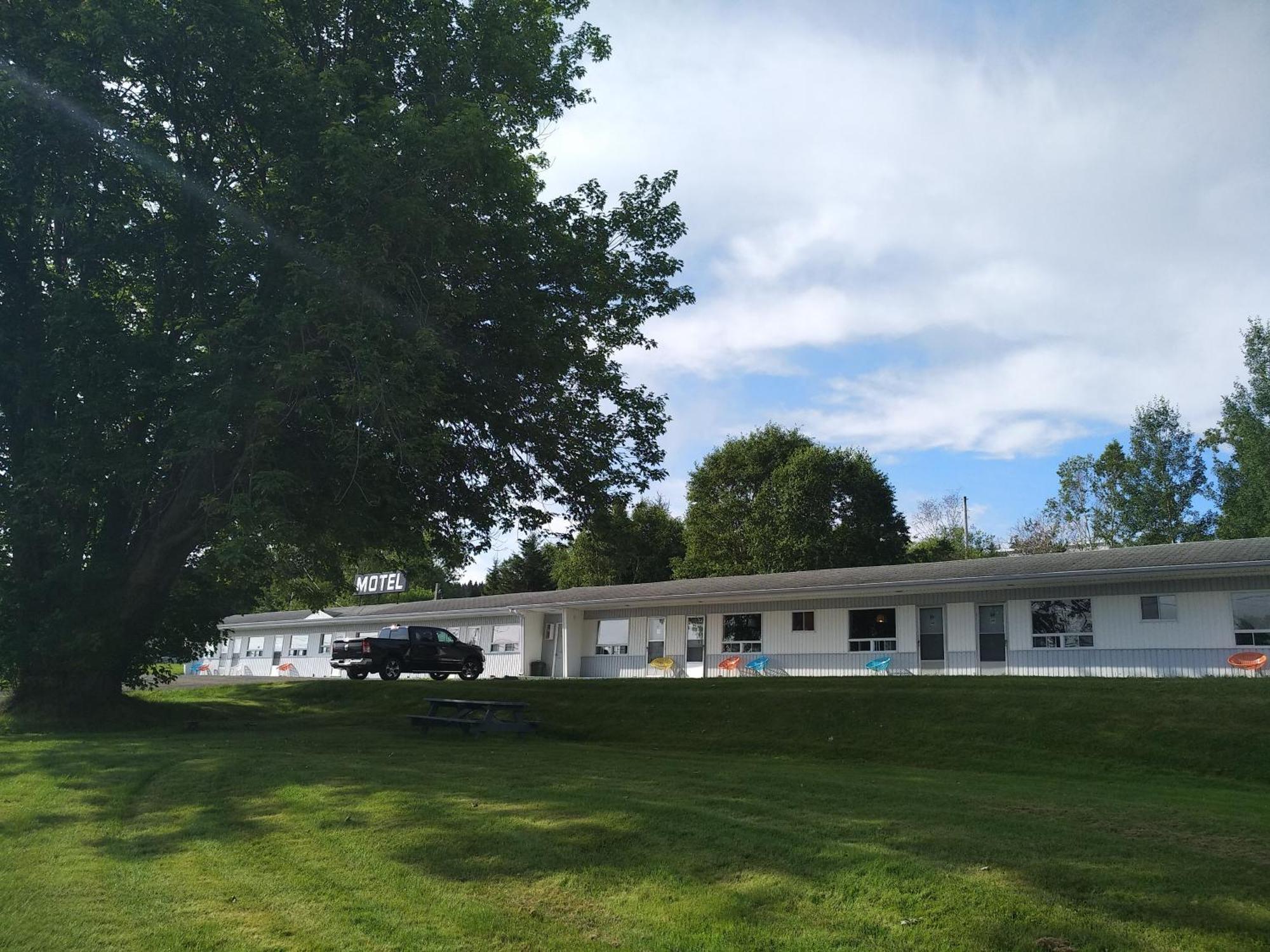 Motel & Camping Fort Ramsay Gaspé Exterior photo