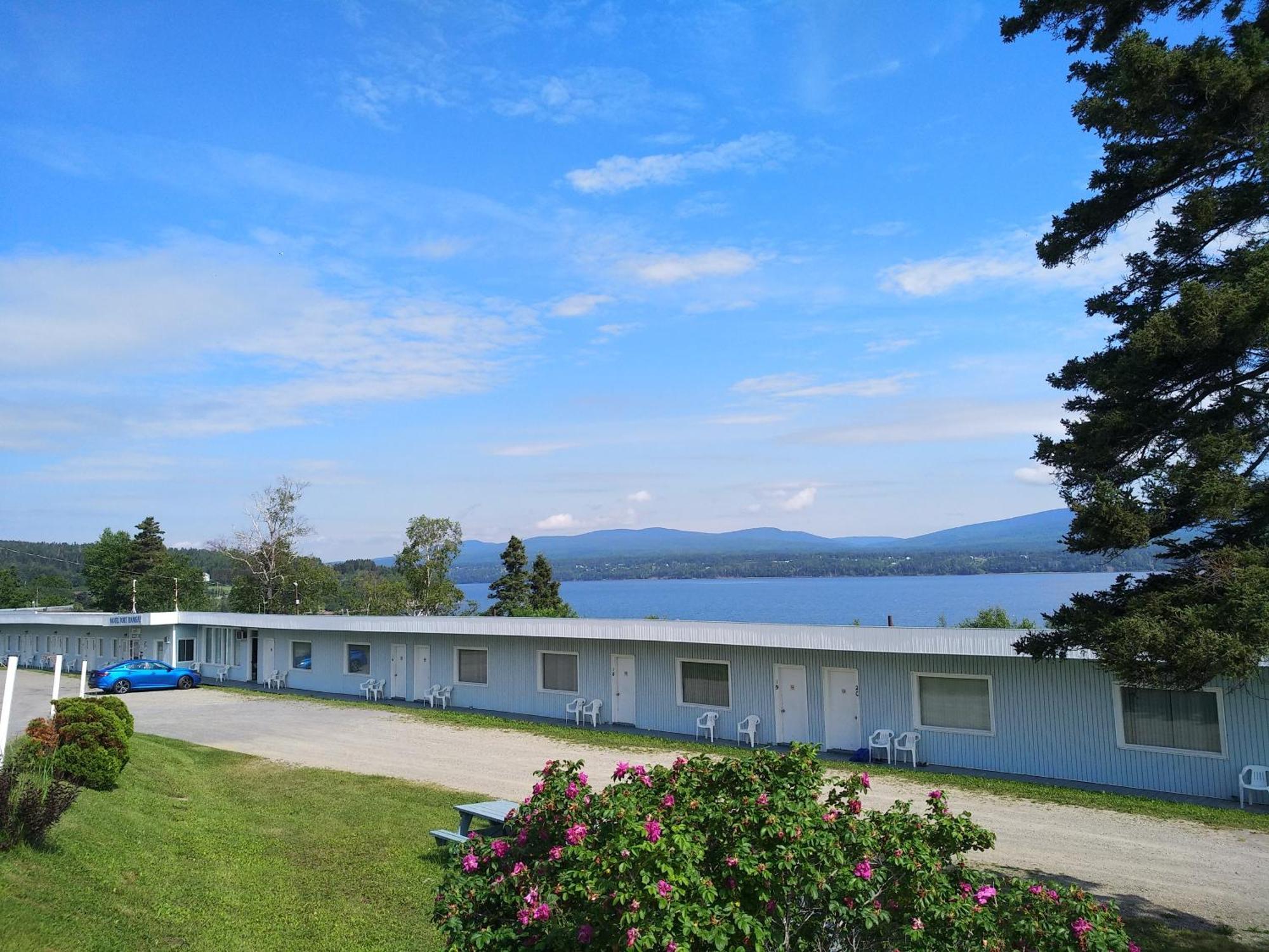 Motel & Camping Fort Ramsay Gaspé Exterior photo